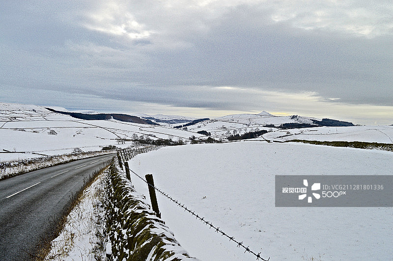 雪中的峰区图片素材