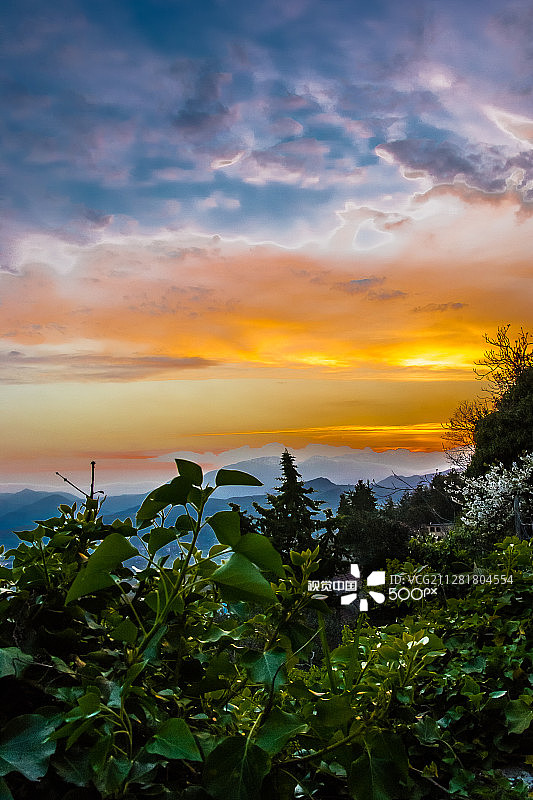 意大利伊塞尔尼亚佩斯凯的日落图片素材