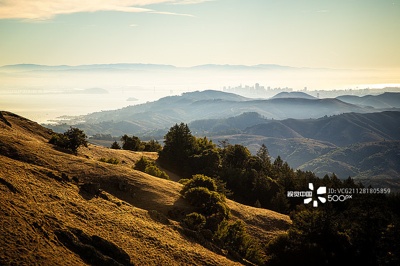 塔玛佩莱斯山的秋景图片素材