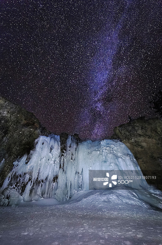 蒙古冰瀑之夜图片素材