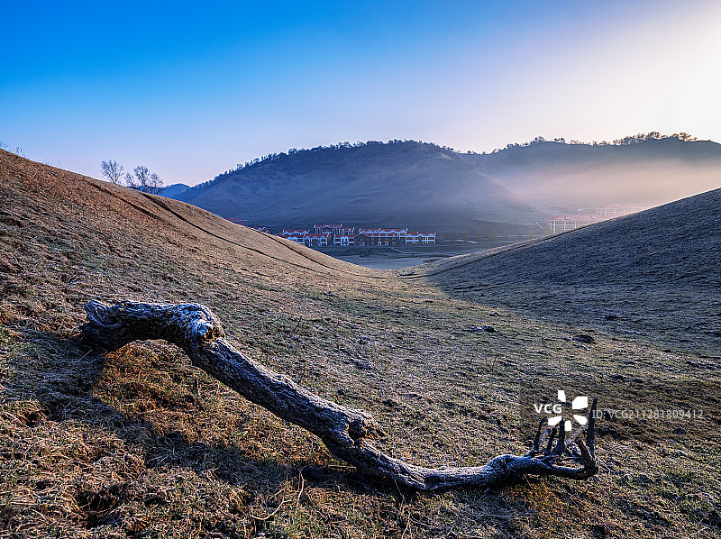 陕西宝鸡关山草原风光迷人图片素材