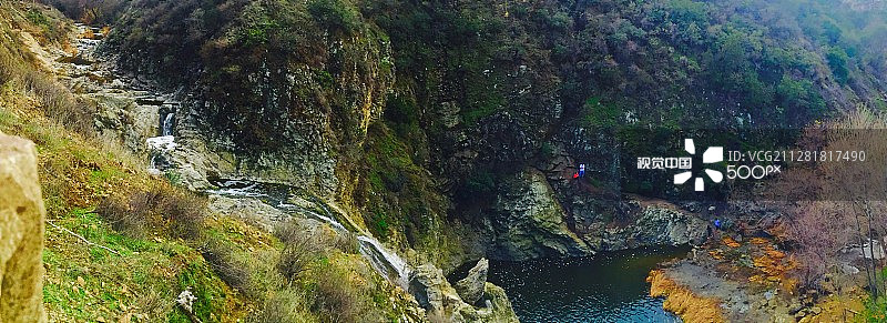 侧部长长的天堂瀑布图片素材