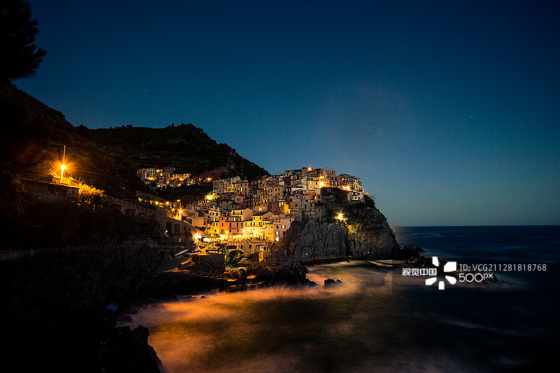 夜空下的城市夜景图片素材