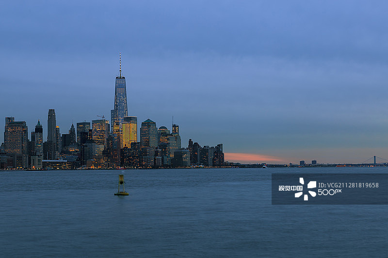 曼哈顿下城区蓝色时刻图片素材