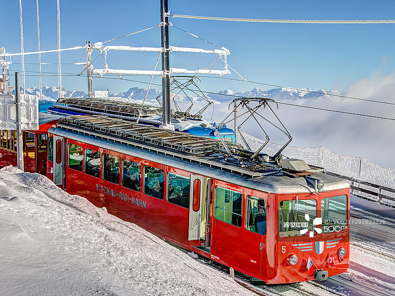 前往瑞士瑞吉山的齿轮火车图片素材