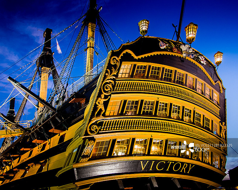 光芒中的胜利图片素材