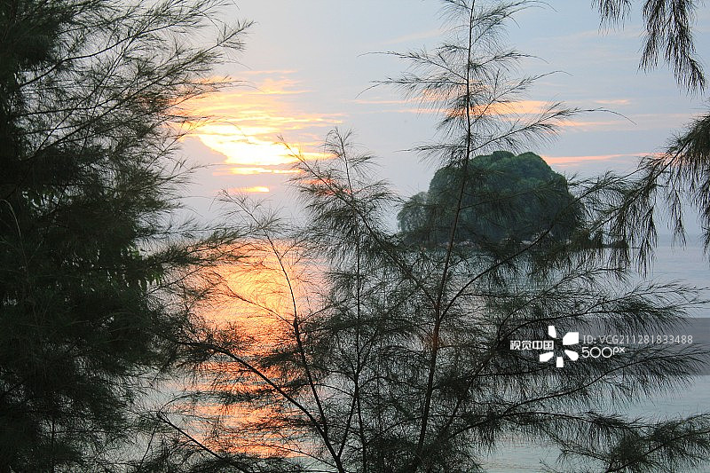 刁曼岛的日落图片素材
