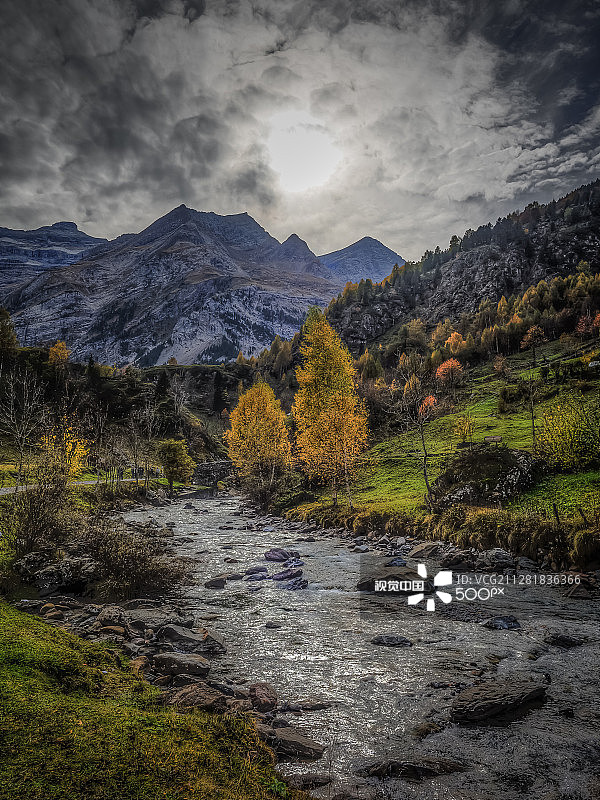 加瓦尔尼冰斗图片素材