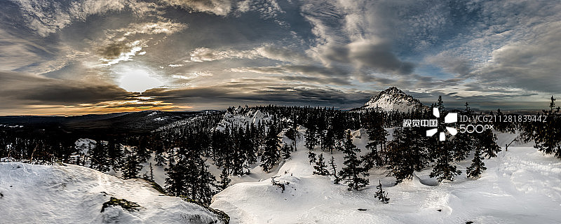 乌拉尔山脉的日出，塔加奈#2图片素材