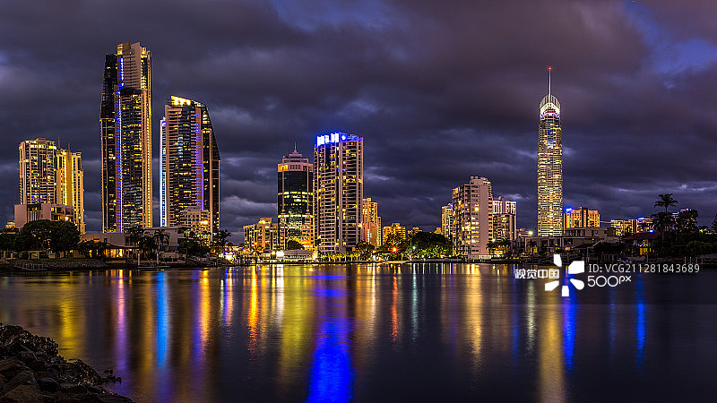 冲浪者天堂倒影图片素材