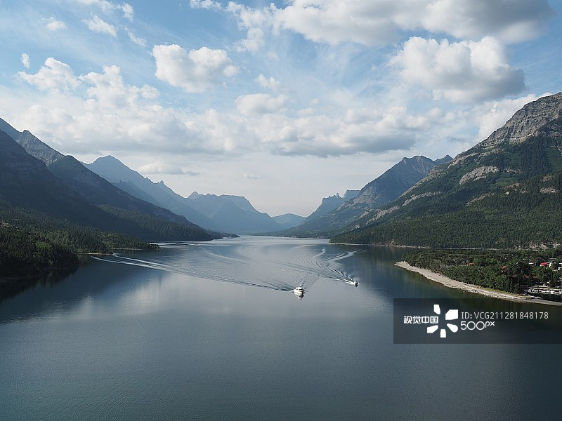 沃特顿上湖的清晨船只图片素材