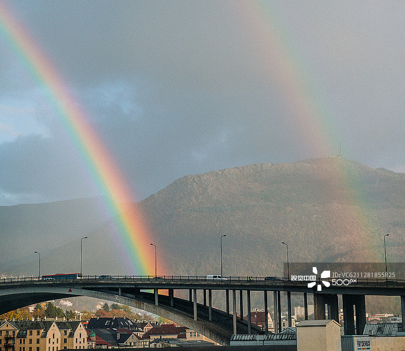 卑尔根的双彩虹图片素材