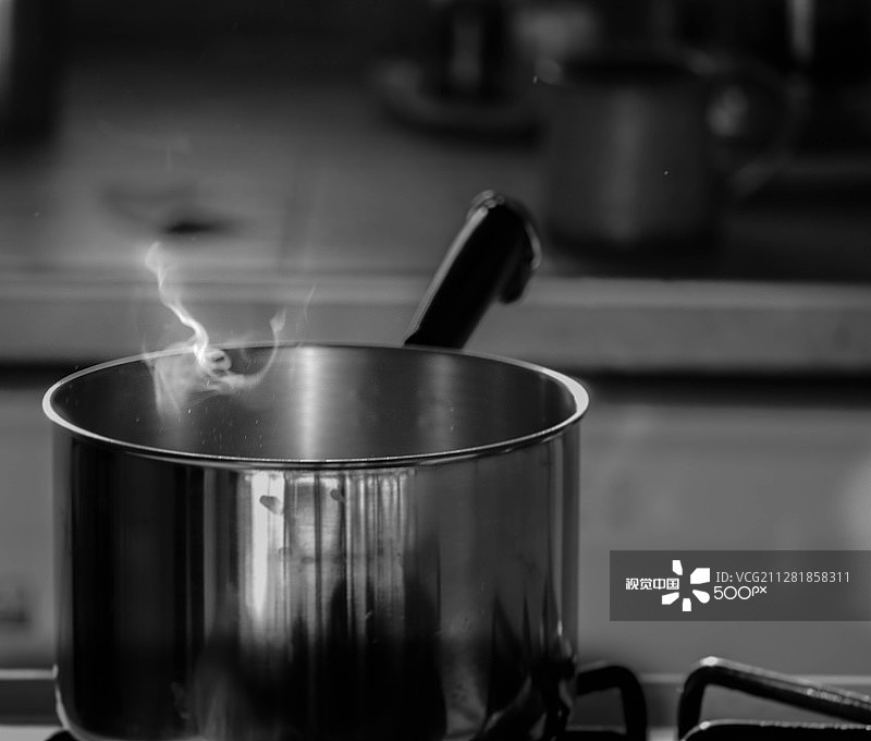 沸腾的锅图片素材