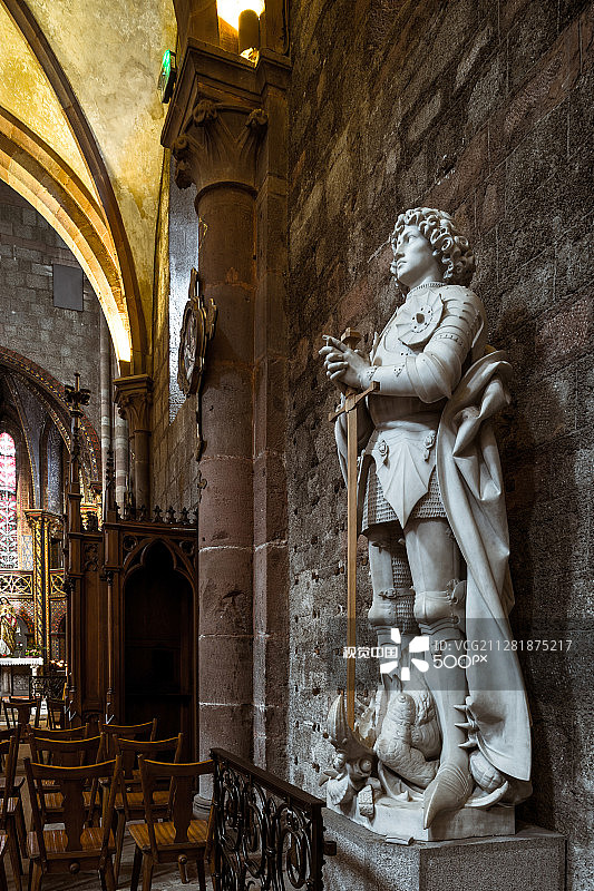 塞莱斯塔圣乔治大教堂的宏伟内景图片素材