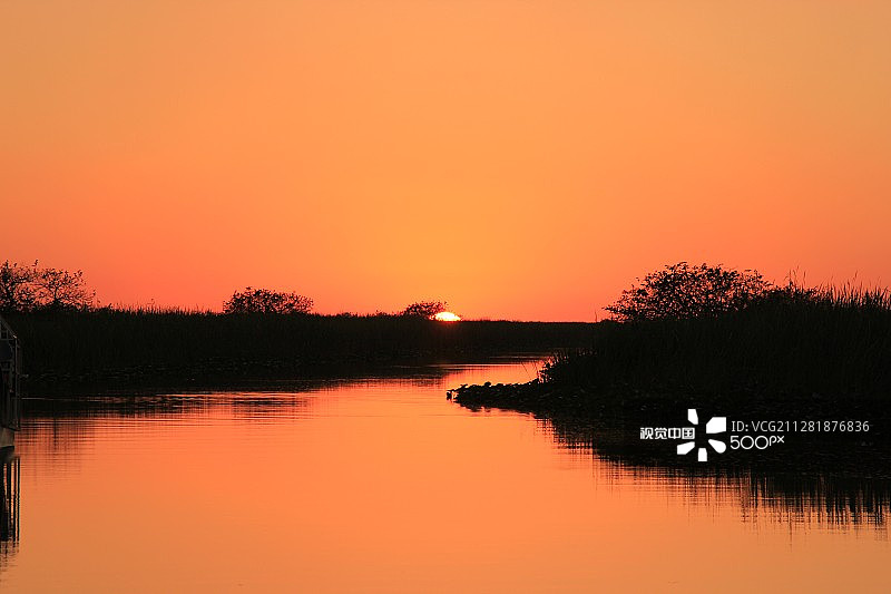 大沼泽地的日落图片素材