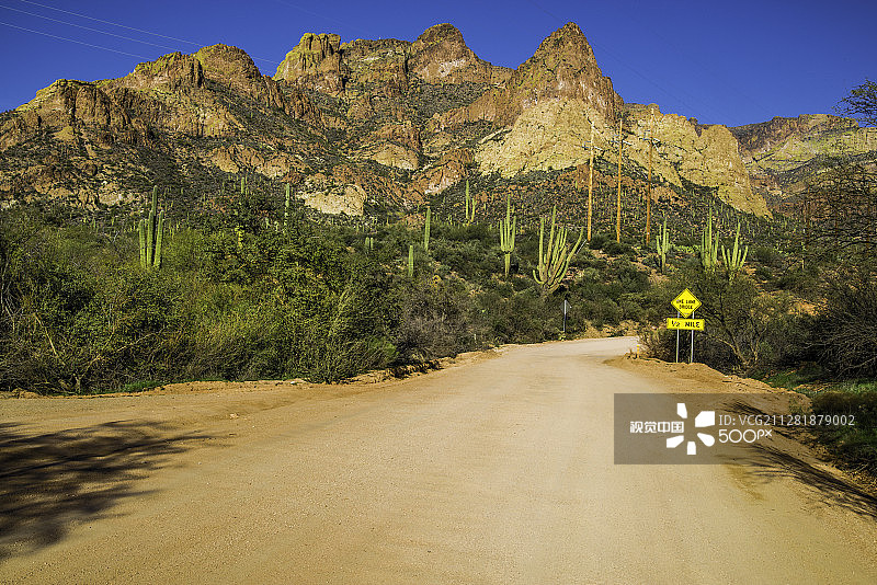 单车道桥图片素材