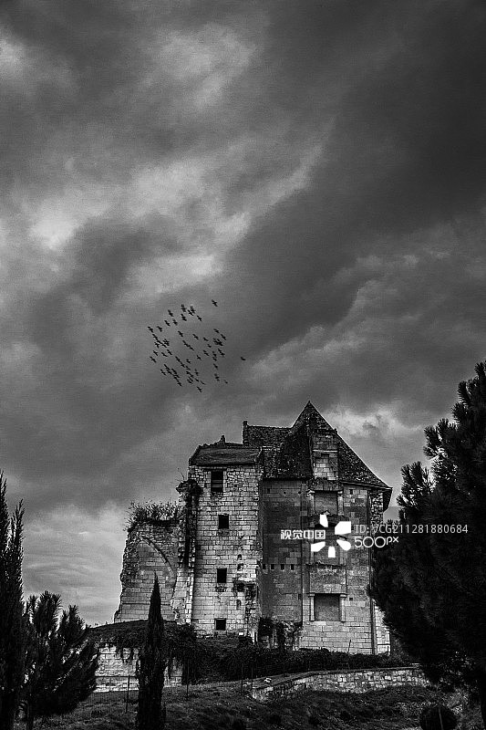 法国克里赛叙尔芒斯的闹鬼城堡图片素材