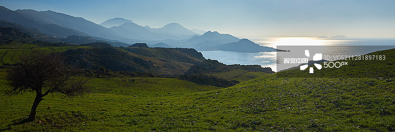 克里特岛南部普拉基亚斯湾风光图片素材