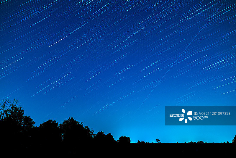 圣洛伦索的星迹夜空图片素材