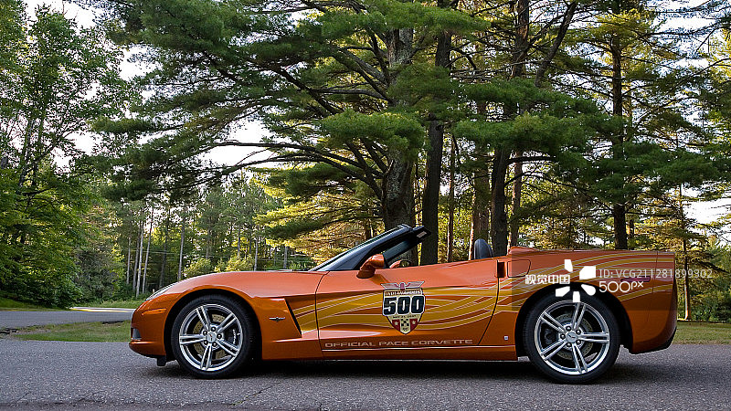 引擎轰鸣声图片素材