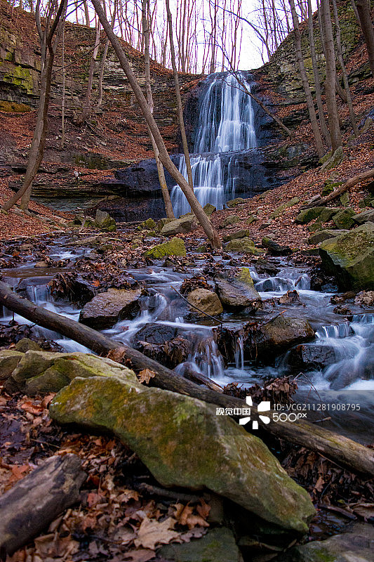 加拿大安大略省哈密尔顿的舍曼瀑布图片素材