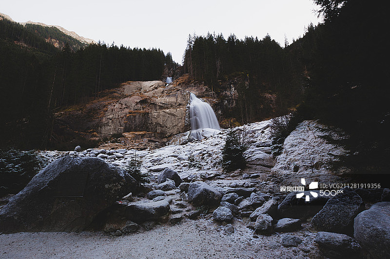 克里姆尔瀑布图片素材