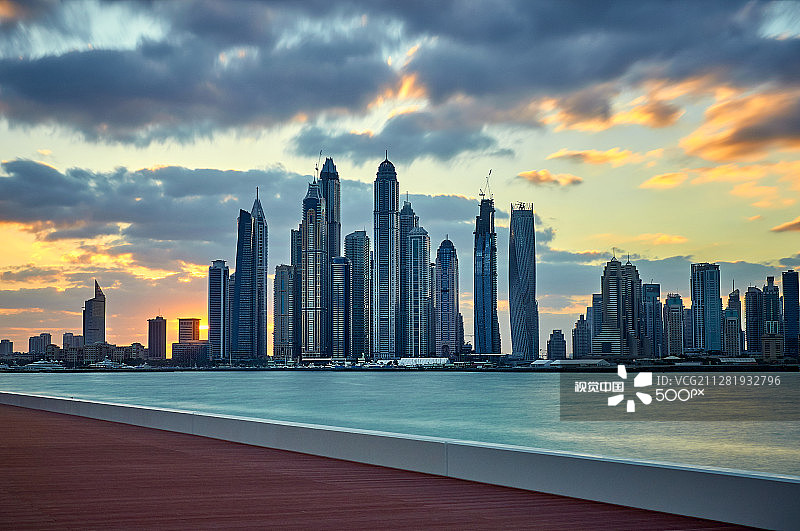 迪拜码头的清晨图片素材
