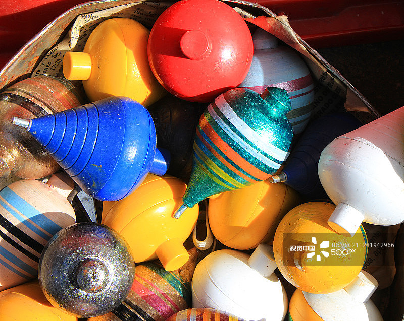 彩色旋转陀螺图片素材