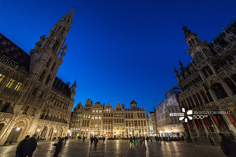蓝色时刻：布鲁塞尔大广场图片素材