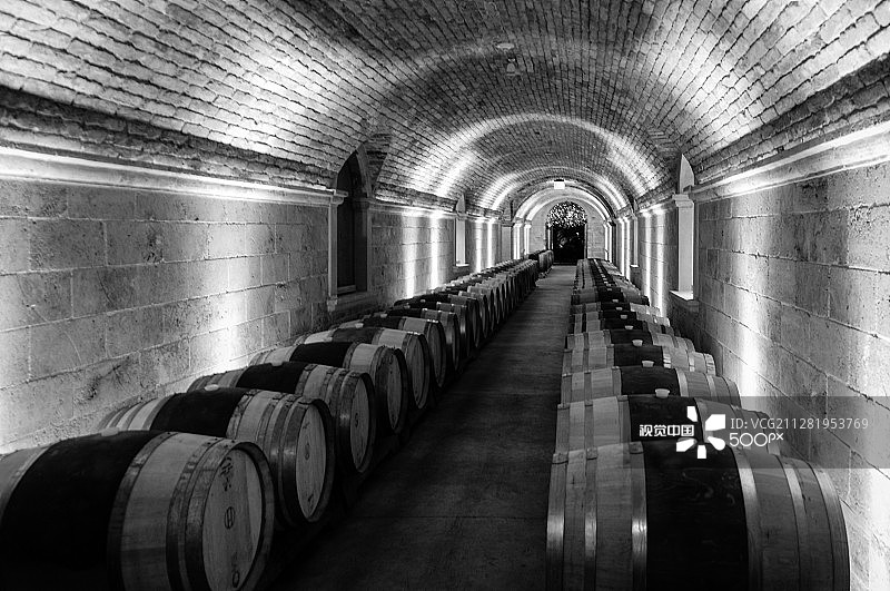 美丽的橡木桶收藏图片素材