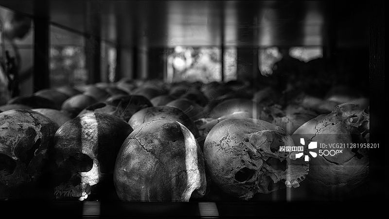 柬埔寨杀戮场上的骷髅图片素材