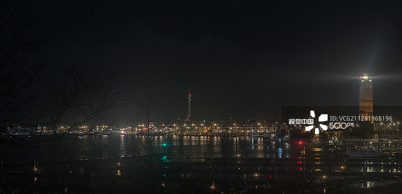 夜色下的西特斯海灵图片素材