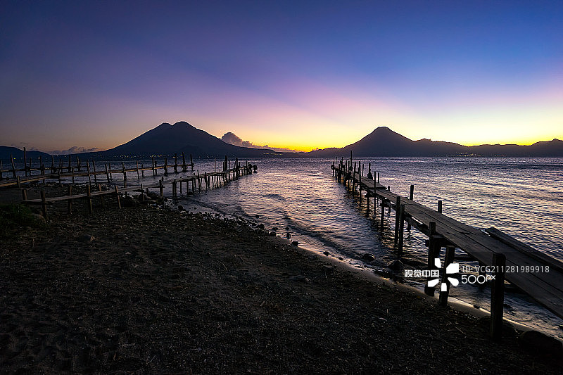危地马拉阿蒂特兰湖图片素材