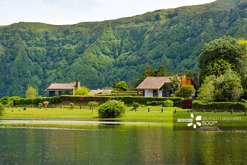 湖边小屋图片素材