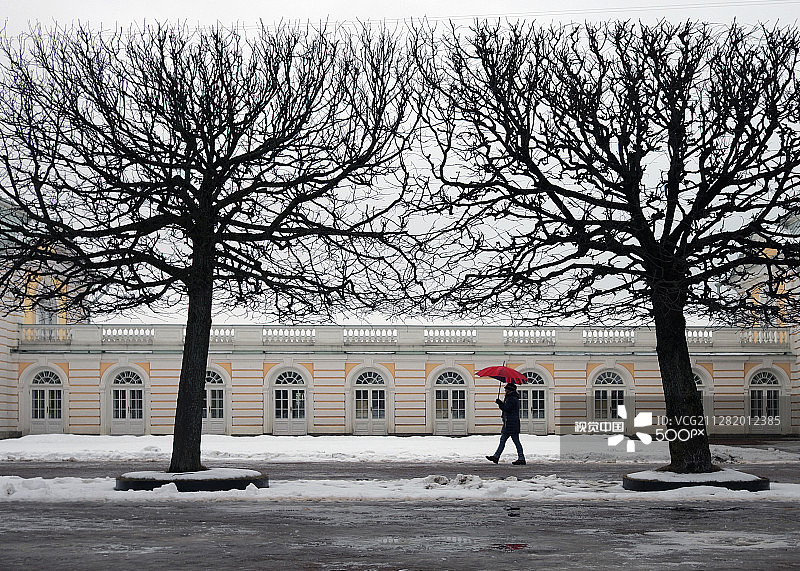 红色雨伞图片素材