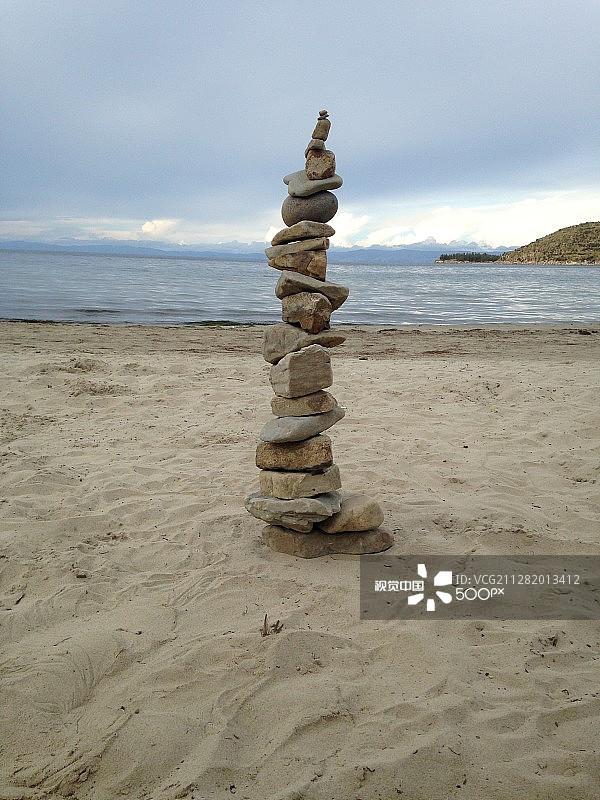 岩石塔图片素材