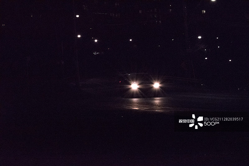 夜间车头灯图片素材