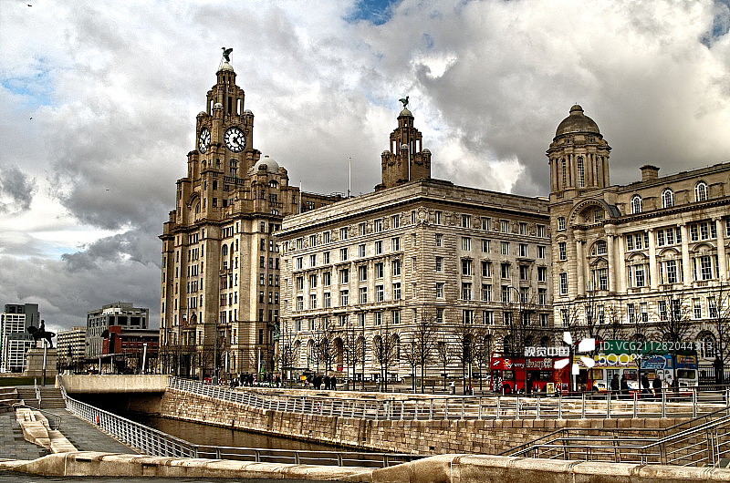 码头顶端与三女神像图片素材