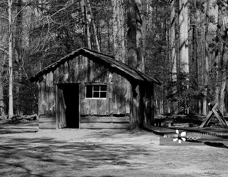 战场避难所图片素材