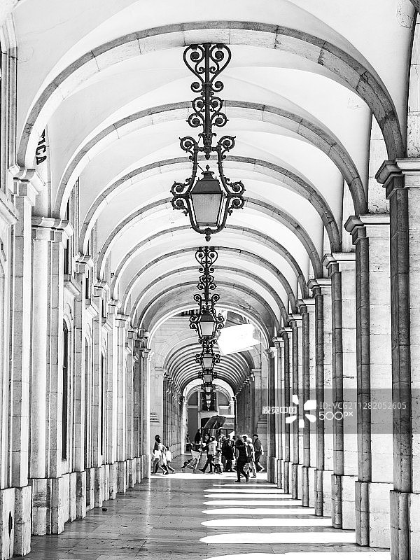 走廊的灯图片素材