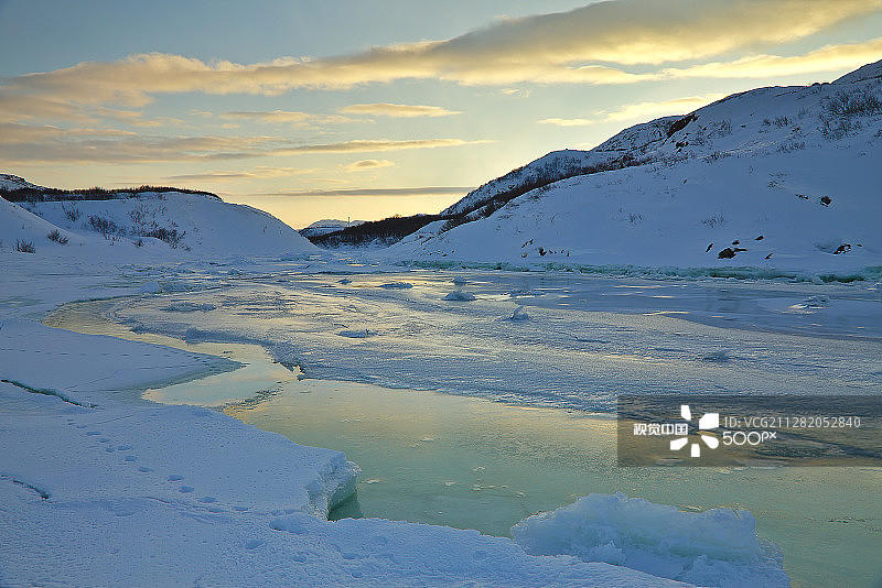 漫长的克里克小溪图片素材