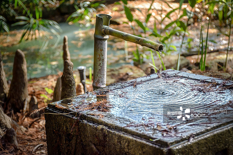竹制喷泉图片素材