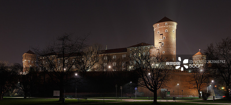 夜晚的瓦维尔城堡图片素材