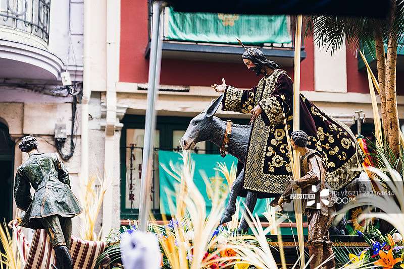 西班牙巴利亚多利德圣周传统游行图片素材