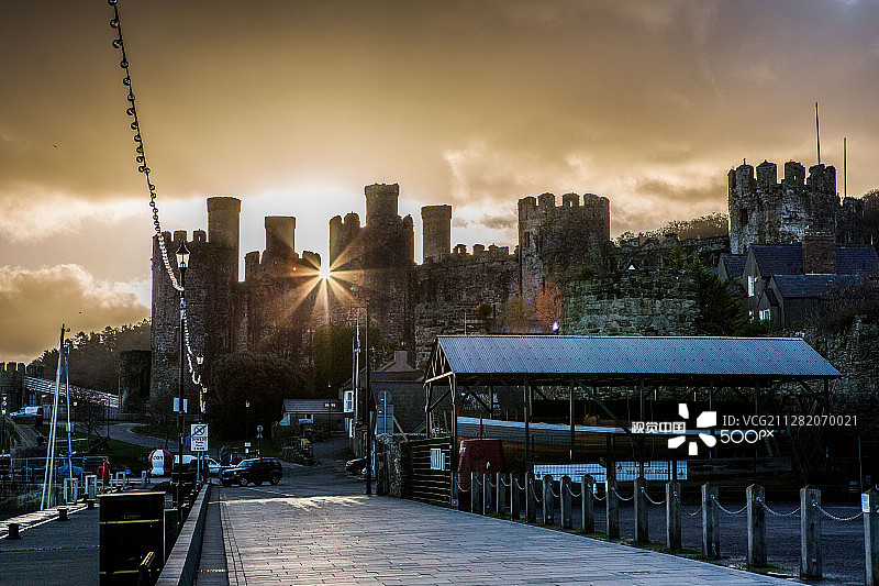 日落下的康威城堡图片素材
