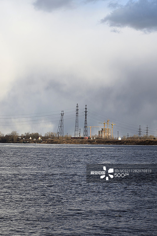 圣彼得堡郊外涅瓦河沿岸风光图片素材
