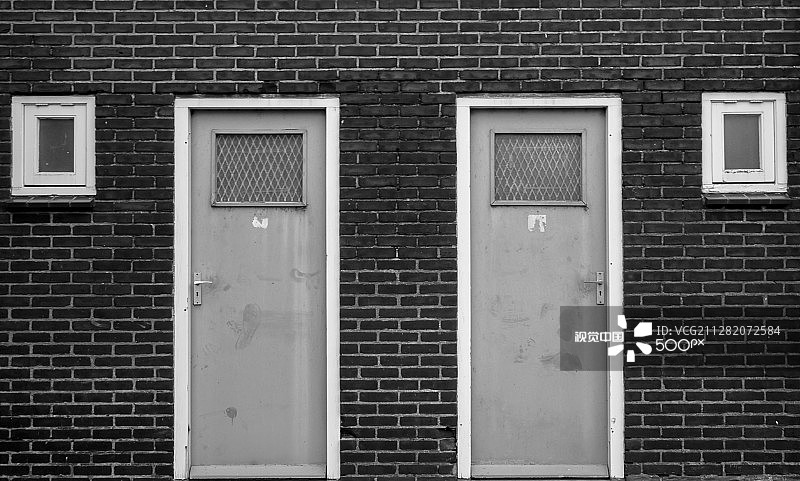 两扇门图片素材