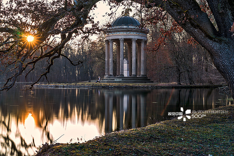 宁芬堡宫花园的阿波罗神庙图片素材
