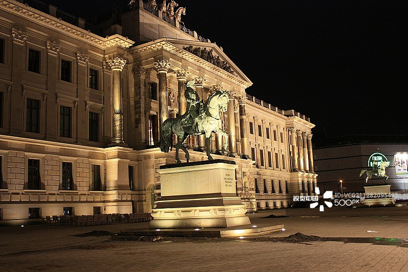不伦瑞克宫正面图片素材