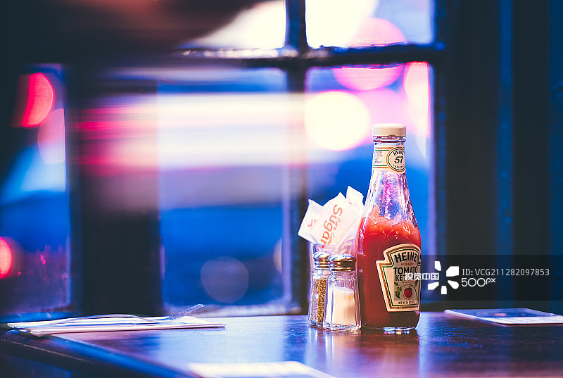 番茄酱、盐和胡椒图片素材